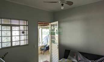 Imagem 2: Casa tipo edícula São Francisco terreno grande Próximo Igreja