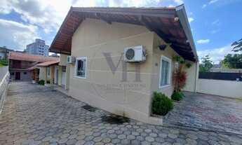 Imagem 2: Excelente residência semi-mobiliada averbada e escriturada, localizada no bairro Velha, 2k