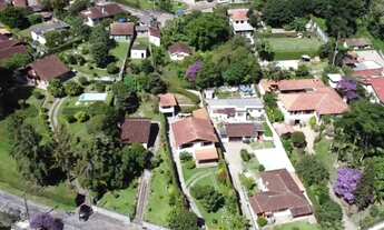 Imagem 2: Casa com localização privilegiada, metragem excelente e área externa com muitas possibilid