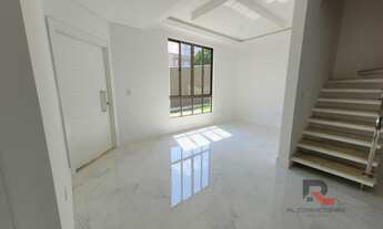 Imagem 5: Sobrado para Venda em Curitiba, Uberaba, 4 dormitórios, 1 suíte, 3 banheiros, 2 vagas