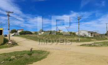 Imagem: Terreno de esquina, com 567,77 m², em área