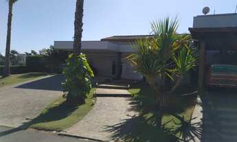 Imagem 4: Condomínio Monte Serrat, com 3 Suítes e piscina privativa