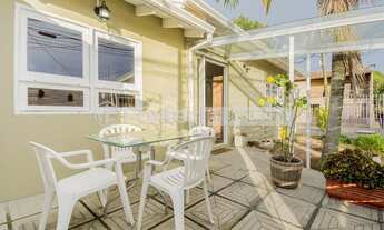 Imagem 6: Excelente casa de 3 dormitórios, sendo uma suíte, com piscina e churrasqueira. ótima local