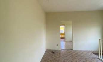 Imagem 4: Casa com 01 dormitório, sala grande, cozinha, banheiro e área de serviço - sem vaga de gar