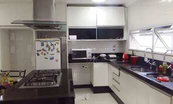 Imagem 3: Ótima Casa Mobiliada com 4 suítes, 5 vagas, Piscina, Churrasqueira