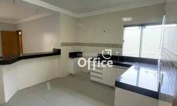 Imagem 2: Casa à venda de 3 quartos com planejados e quintal grande - Anápolis GO