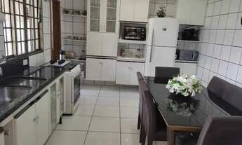 Imagem 3: Sobrado venda tem 400 m2 - 04 quartos Jardim dm das Esmeraldas - Goiânia - GO