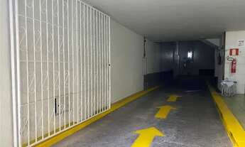 Imagem 2: Garagem dupla Galpão / depósito com 2 vagas na garagem