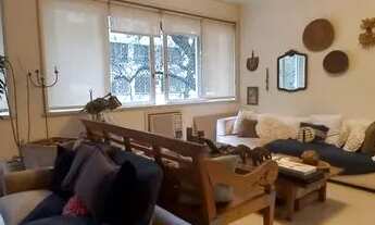 Imagem 2: Apartamento para aluguel e venda possui 215 metros quadrados com 4 quartos