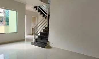 Imagem 1: Sobrado para alugar - Centro - 03 dormitórios em piso frio sendo os 03 suítes e 02 dormit