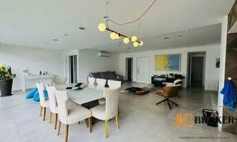 Imagem 6: Apartamento com 220 m² de área útil, 3 suítes, 4 vagas