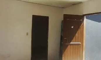 Imagem 7: Casa de 03 cômodos individual com garagem