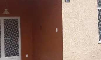 Imagem 2: Apto Térreo em Irajá, 03 Dormitórios, Quintal Frente e Fundos do Imóvel