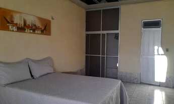 Imagem 2: Ampla suíte individual para MENINAS