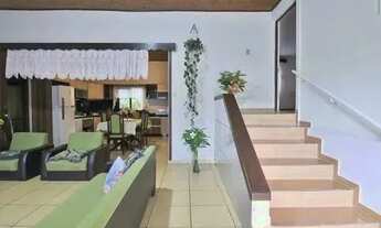 Imagem 7: Descubra seu novo lar em São Roque, Timbó, SC! Esta casa está à venda na área residencial