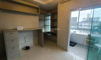 Imagem 2: Apartamento mobiliado com 2 quartos (1 suíte) e vaga na Nova Palhoça