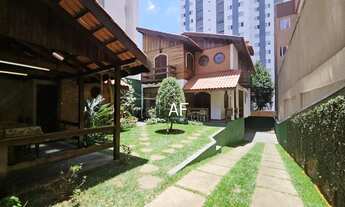 Imagem 3: Refúgio Urbano com Sofisticação e Potencial de Incorporação Duas Casas em Terreno de 500