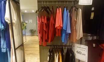 Imagem 3: Conjunto completo de araras pretas para loja em METALON!!