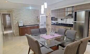 Imagem 3: Oportunidade - Casa Sobrado Geminada com Edícula - Jardim Portugal - 4 Dormitórios - 190m²