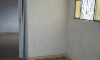 Imagem 4: Casa pequena, em Guadalupe. Com 1 quarto, cozinha, banheiro e área