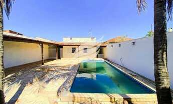 Imagem 2: Casa com piscina e 03 quartos à venda próxima a rua Marcílio Dias