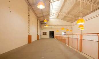 Imagem 6: Galpão Comercial para Locação em Pinheiros, São Paulo-SP: 5 Salas, 2 Banheiros, 2 Vagas de