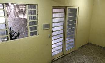 Imagem 2: Casa independente, 3 qtos, garagem coberta