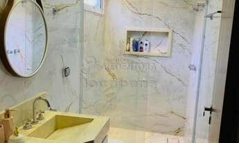 Imagem 7: Casa de condomínio para venda possui 230 metros quadrados com 3 quartos