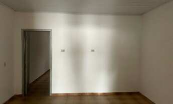 Imagem 6: Casa com 01 dormitório, sala, cozinha, banheiro e área de serviço - com 01 vaga de garagem