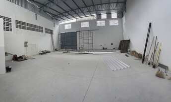 Imagem 3: Galpão próximo Av Marechal Campos, com 280M2, WC, piso industrial, pé direito 5 metros, OP