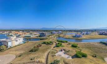 Imagem 2: Lote/Terreno para venda possui 450 metros quadrados em Condominio Costa Serena - BEIRA MAR