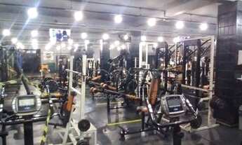 Imagem: Academia de Ginastica em Avenida de Movimento