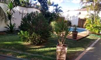 Imagem 6: Casa de alto padrão. Área nobre. São dois lotes e financiável. Opção pela mobília