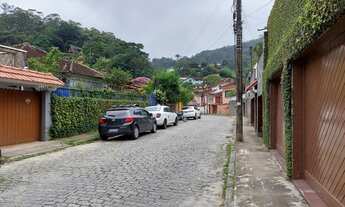 Imagem 3: Casa novíssima Mosela, local nobre, Rua Professor Monken, excelente preço - Petrópolis