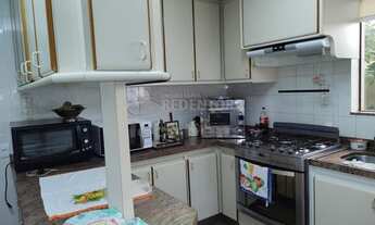 Imagem 6: Casa de condomínio para venda tem 438 metros quadrados com 4 quartos