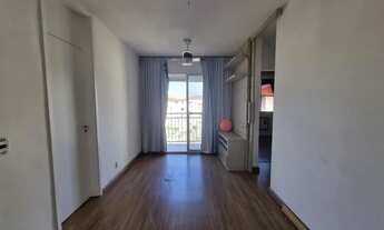 Imagem 2: Excelente Apartamento com Varanda em Condomínio