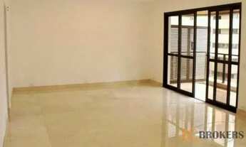 Imagem 2: Apartamento com 274m², 4 dormitórios sendo 3 suítes, 3 vagas