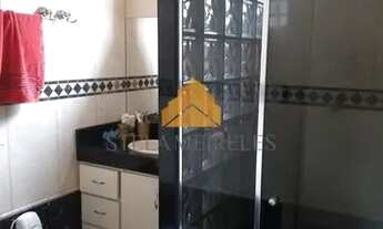 Imagem 7: Casa ampla com jardim na frente e bastante espaço no bairro Espirito santo