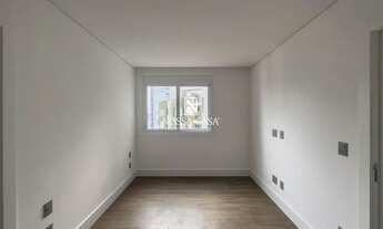 Imagem 2: Apartamento com 04 suítes, 02 vagas de garagem no Edifício Dall'acqua em Torres/RS