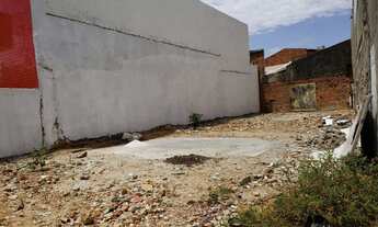 Imagem: Terreno Disponível na Beira Mar