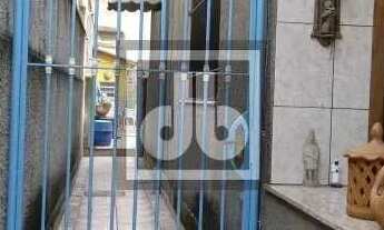 Imagem 7: Casa Frente de rua com garagem Terraço e um anexo