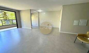 Imagem 6: Apartamento à Venda em Jurerê 3 Suítes, Varanda com Churrasqueira e 2 Vagas