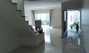 Imagem 5: Sobrado Casa de Rua com 5 Quarto(s) e 1 banheiro(s) à Venda, 235.00 por R$ 680000.00 no se