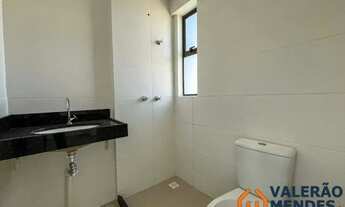 Imagem 5: Parador de Madrid 3 Quartos, Varanda Funcional e Rooftop Panorâmico a 10m do Mar no Pina