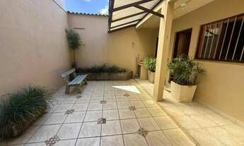 Imagem 6: Viva o conforto de morar no centro de São Sebastião do Caí em uma casa completa, mobiliada