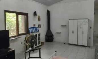 Imagem 7: Casa em Porto Alegre, no bairro Espírito Santo, com 3 dormitório(s), e 3 banheir