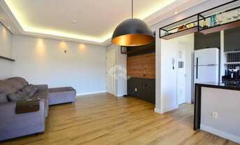 Imagem 2: APARTAMENTO COM 2 QUARTOS SENDO 1 SUÍTE E SACADA COM CHURRASQUEIRA EM COQUEIROS FLORIANÓPO