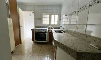 Imagem 5: Sobrado com 3 dormitórios sendo 1 suíte no bairro Vila Bourghese em Pindamonhangaba