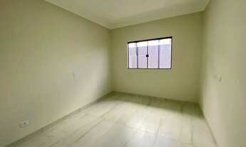 Imagem 4: Casa à Venda com Suíte e Amplo Quintal em Localização Privilegiada Próxima à Lagoa Itatiai