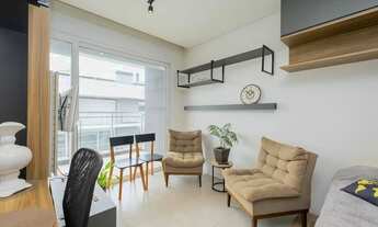 Imagem 6: Loft mobiliado disponível para locação no Studio Xavante, com vaga de garagem coberta e to